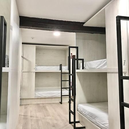Quartier Leon Hostel Jabalquinto Zewnętrze zdjęcie