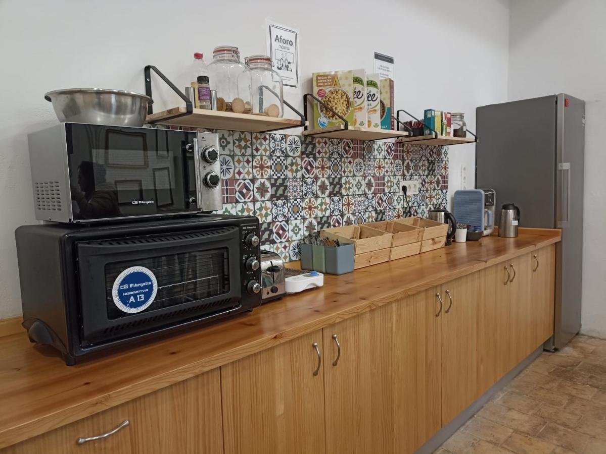 Quartier Leon Hostel Jabalquinto Zewnętrze zdjęcie