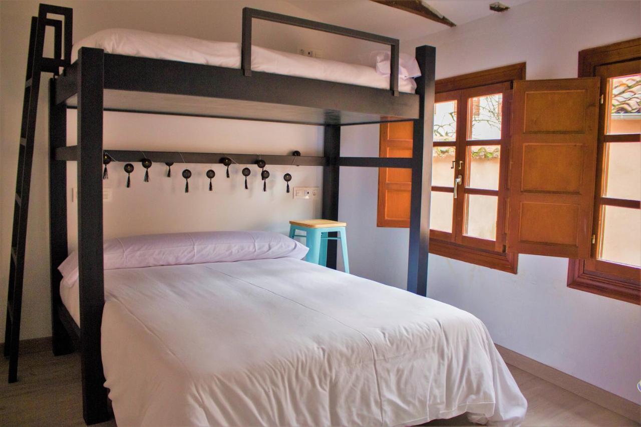 Quartier Leon Hostel Jabalquinto Zewnętrze zdjęcie