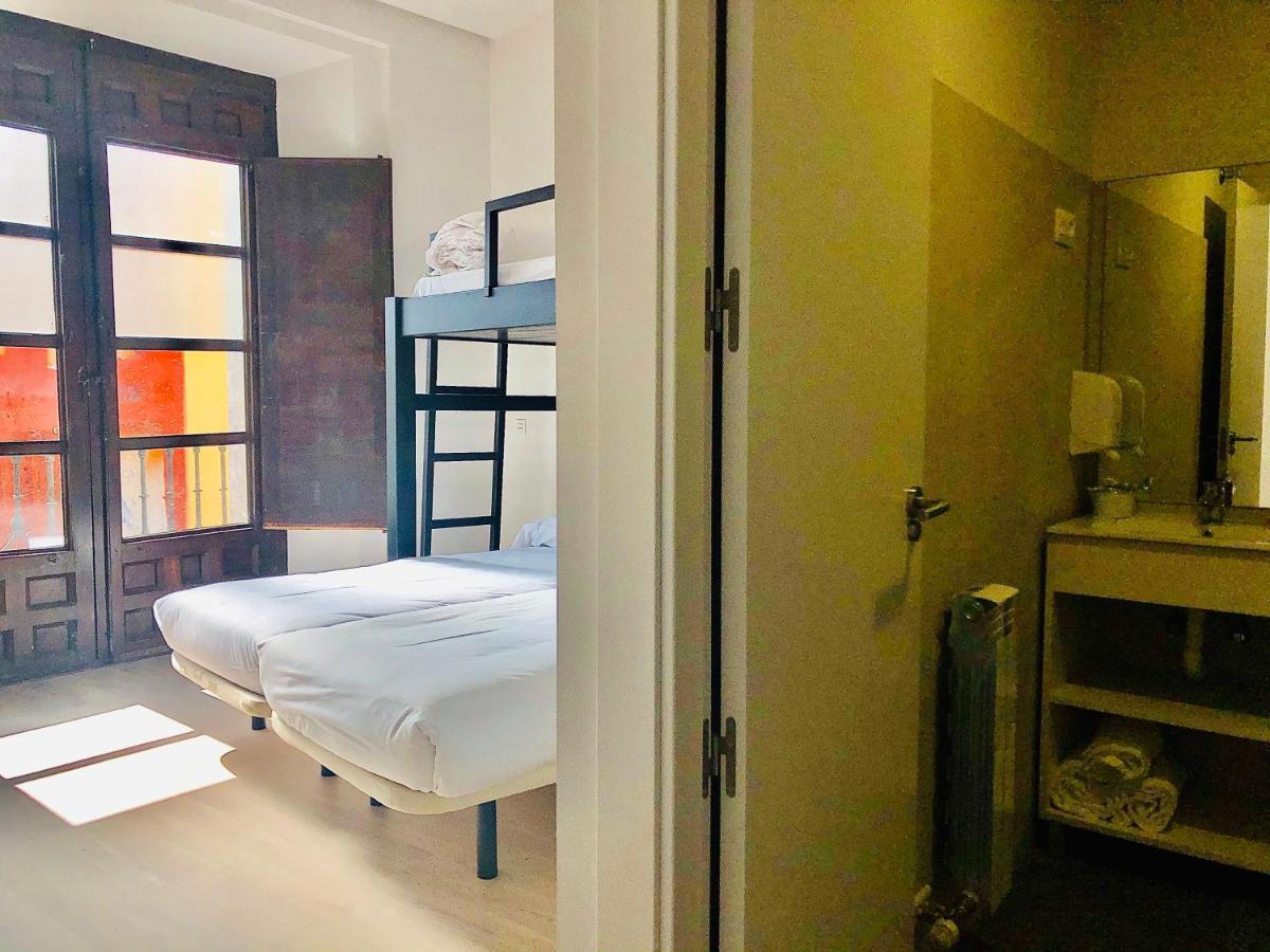 Quartier Leon Hostel Jabalquinto Zewnętrze zdjęcie