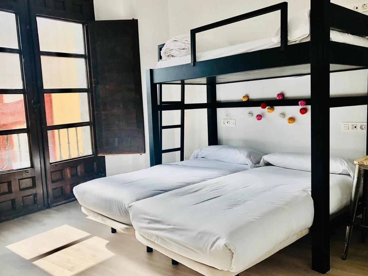 Quartier Leon Hostel Jabalquinto Zewnętrze zdjęcie